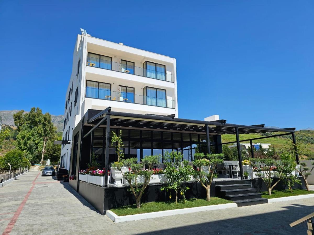 Kaan Hotel Radhimë 외부 사진