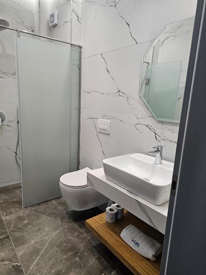 Kaan Hotel Radhimë 외부 사진
