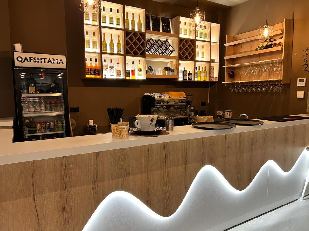 Kaan Hotel Radhimë 외부 사진